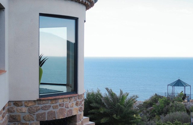 Exceptional sea-view villa with private pool