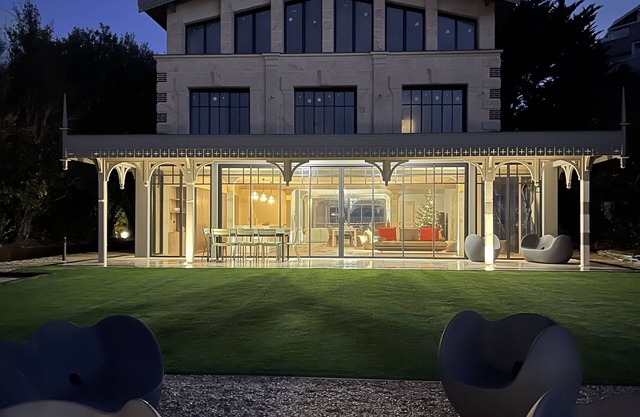 Exceptionnelle Villa en Front de Mer, Accès Privé Plage, Piscine