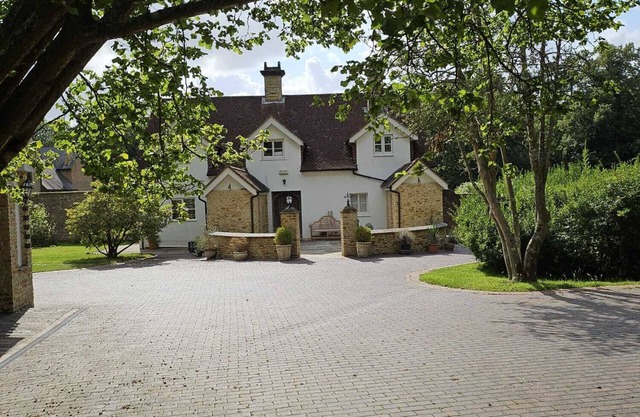 Exclusive cottage in the heart of the forest