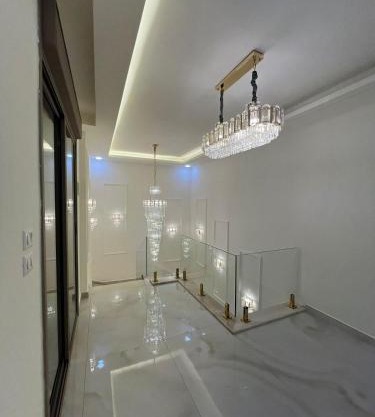 Exclusive Luxury Apartment with Panoramic and Stunning City Views Luxurious Finishes Modern Amenities and Private Terrace شقة فاخرة حصرية بإطلالات بانورامية مذهلة على المدينة تشطيبات فاخرة مرافق حديثة وتراس خاص