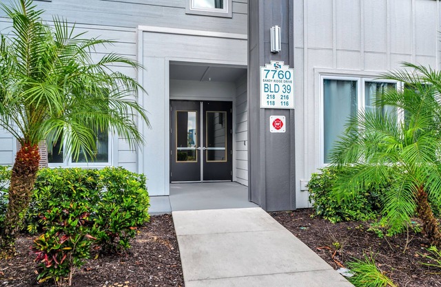 Exclusive Townhome near Disney with Waterpark & Resort Access - B39-118