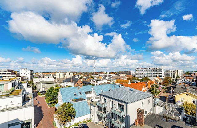 Exclusive vacation apartment with sea view and large balcony in the middle of Westerland