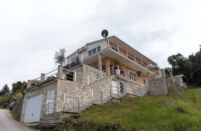 Exclusive villa "Sea La Vie" with sauna, pool and whirlpool 5 minutes from the beach