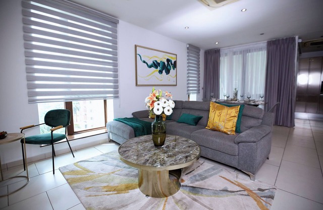 Executive Duplex 2 Bed - Villaggio Airport, 2 Bedroom Luxury Duplex Apartment Villaggio