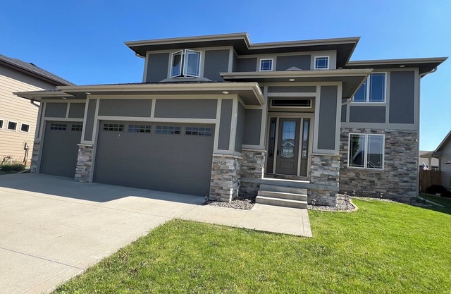 Executive Rental - Newer High End 6 BR Home in Waukee, Iowa