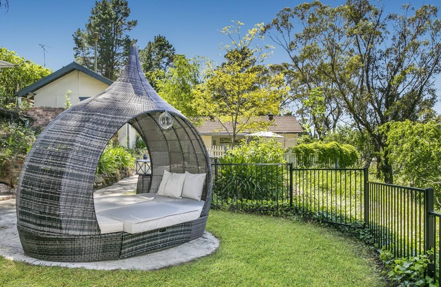 Experience Lavender Cottage, charming, cozy hideaway set in pretty bushland.