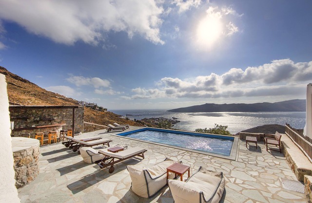 Experience Our Traditional Sea Villa With Private Pool And 5-star reviews