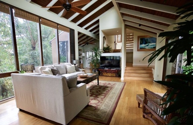 Experience The Ultimate Hawaiian Treehouse