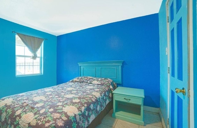 Explore Room Pets Are Welcome Near Whitecap Beach With Free Parking Option