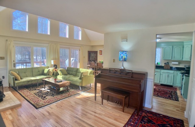 Exquisite Chalet by Ashokan water & Woodstock’s most scenic sites-WITH GENERATOR