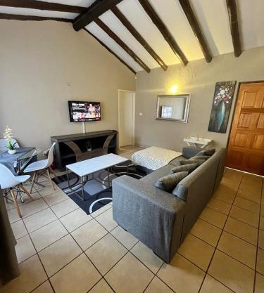 Exquisite cottage in Doringkloof