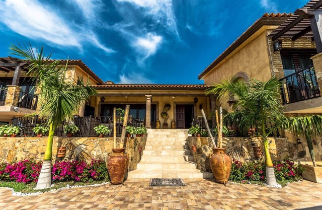 Extravagent 4 BR Luxury Villa Finca Tezal w/Private Pool, Jacuzzi + Much More!