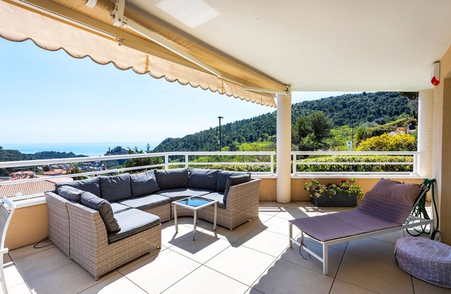 EZE VISTA AP4328 By Riviera Holiday Homes
