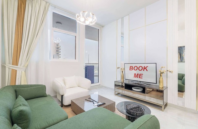 Fab Al Furjan Apartment Sleeps 4 with Private Pool