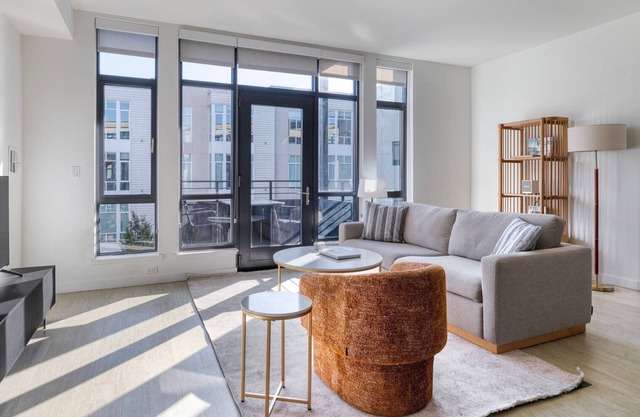 Fab Berkeley 1BR w/Rooftop & Gym, nr Coffee & Shops, by Blueground