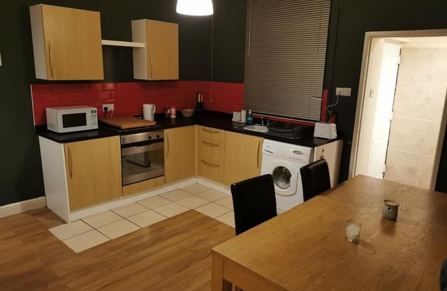 Fabulous 2 bed property set in a village location