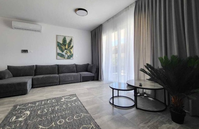 Fabulous 3-bedroom apartment in the heart of Larnac