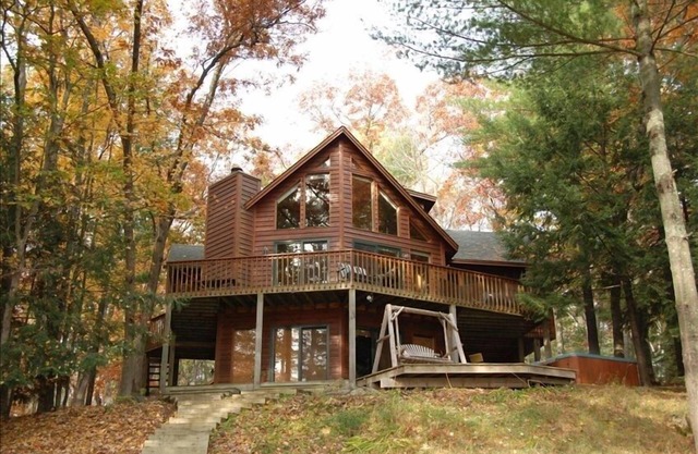 Fabulous 4 BR Lakefront Cabin w/Hot Tub Spooner Wsconsin Area Lake