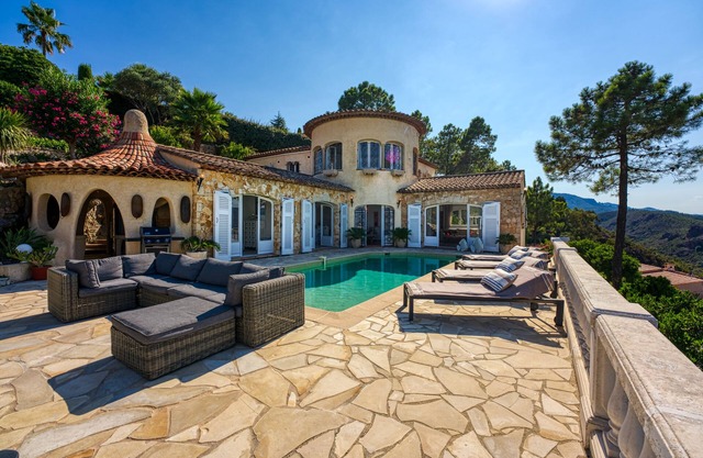 Fabulous 5 Bedroom Villa near Cannes perfect for the Lions Festival. n