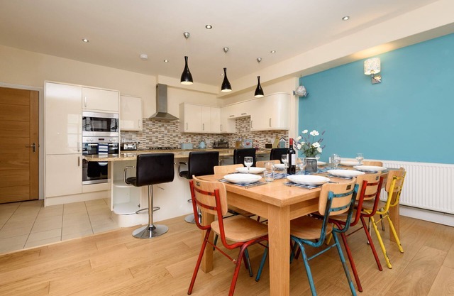 Fabulous apartment for 8 in the heart of East Looe
