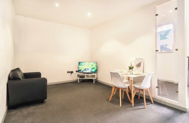 Fabulous Central Blackburn 1 Bed Apartment