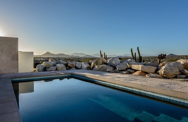 Fabulous Contemporary Getaway / 360 Degree Views / Beach / Pool