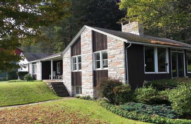 Fabulous Mid-Century Modern family home in the Poconos