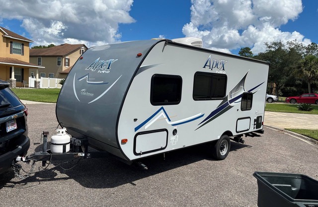 Fabulous RV with AC in Jacksonville -one queen bed and bunk beds for two