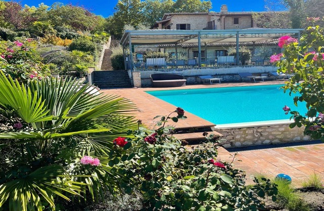Fabulous villa - Spoleto Poolside / sleeps 20