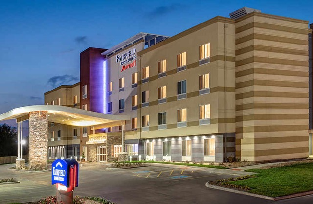 Fairfield Inn & Suites by Marriott Detroit Chesterfield