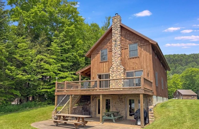 Fairview Lodge on 4th Lake