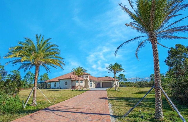 Fairy Suite in luxury home! Private Oasis!