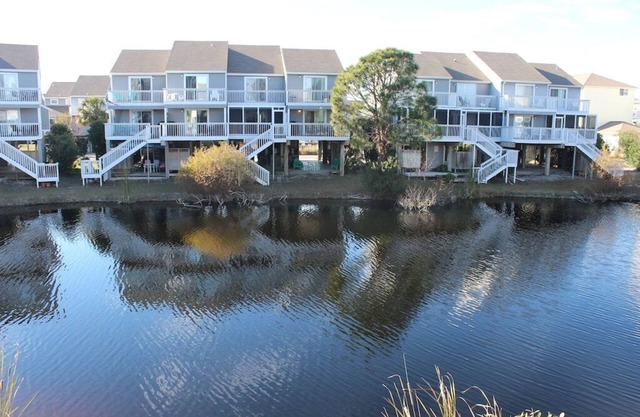 Fall 2025 Rate Drop! 2 BR/2.5 BA w/LOFT - Screen Porch