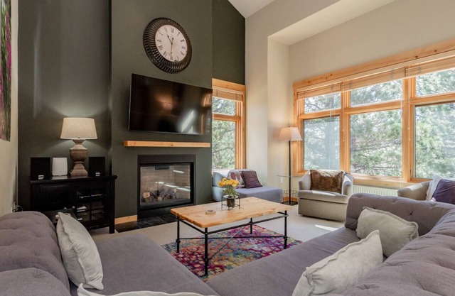 Fall Availability! Inviting, Ski Townhome with Mountain Views and Hot Tub Access!