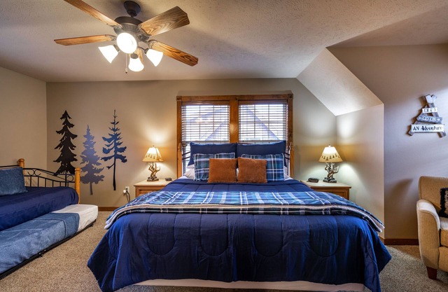 Fall colors - Holidays-Golf-Tennis-Coffee bar-Resort-close to Silver Dollar City