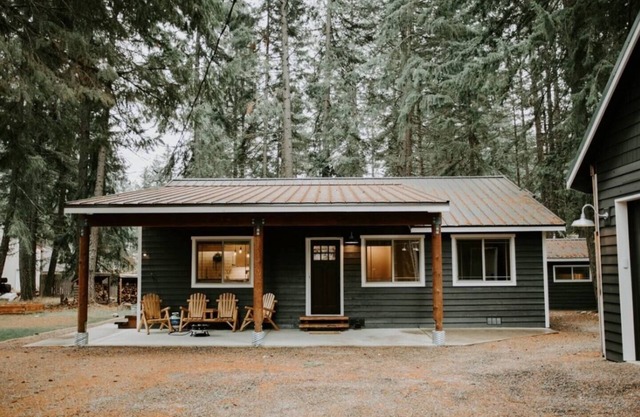 Fall Escape: Cabin & Casita w/Hot Tub, Game Room, Fire Pit + Lake Access