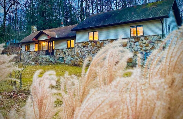 Fall Vibes in Ohiopyle.Appalachian Mountain Inn~2 miles to Ohiopyle