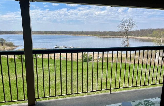 Fall & winter sport enthusiasts, book early for big discounts! Hot tub, sauna