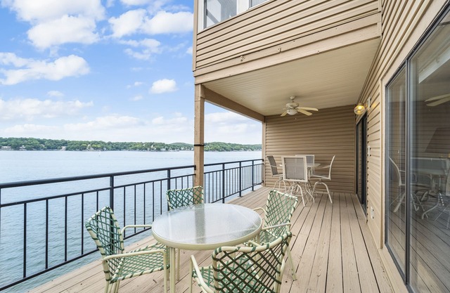 Falls 77 - Walk-in level 3 Bedroom Condo