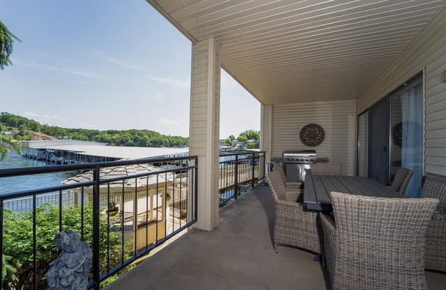 Falls 90 - Beautiful 3 Bdrm Falls Condo