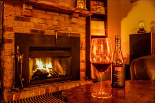 Falls Lodge - a Blue Mountains experience