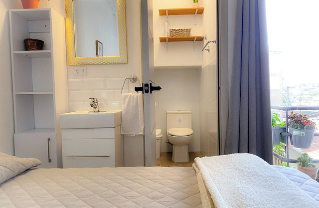 Familiar bedroom Inn Ciudad de Guatemala with AC, WiFi