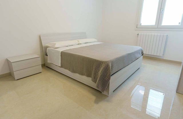 Familienidylle auf Sizilien, Pozzallo 300 Meter vom Strand, Neubau