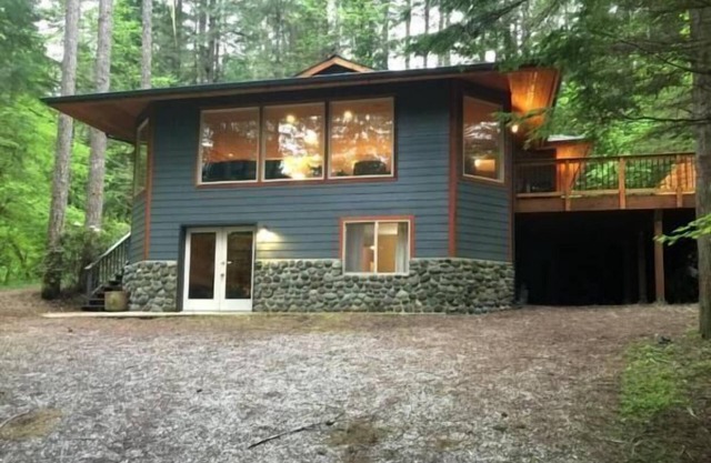 Family Dream Cabin with Hot Tub, Sauna and WI-FI