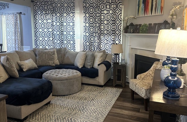 Family-Friendly 3BR Near ATL: Fenced Yard, Golf Cart & Pets Welcome