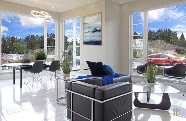 Family Friendly 4 Bed Rooms house The Chateau - ST No. 00177094