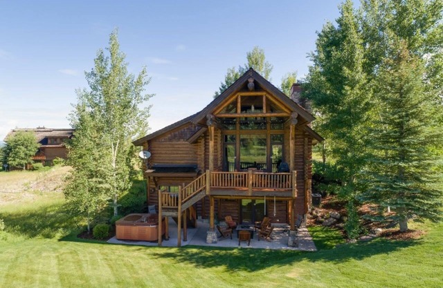 Family-Friendly Cabin close to Resort Amenities, Fishing Ponds, & Trails