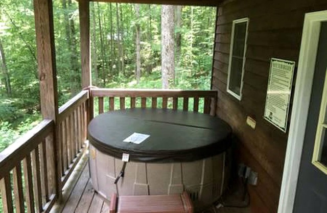 Family-Friendly Cabin with Private Hot Tub near Charlotte, North Carolina