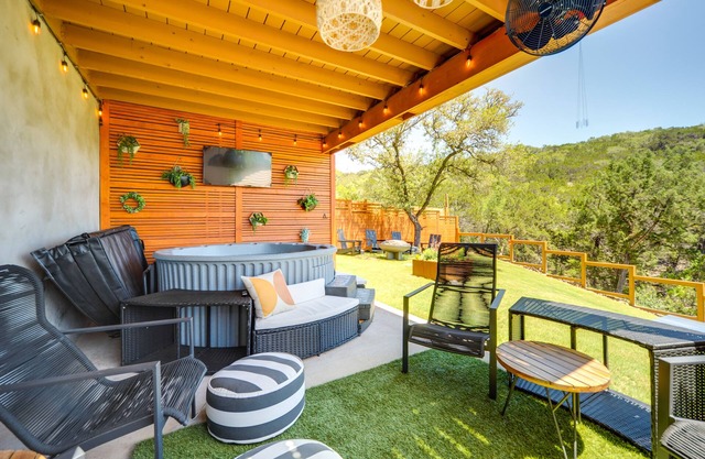 Family-Friendly Canyon Lake Rental w/Hot Tub!