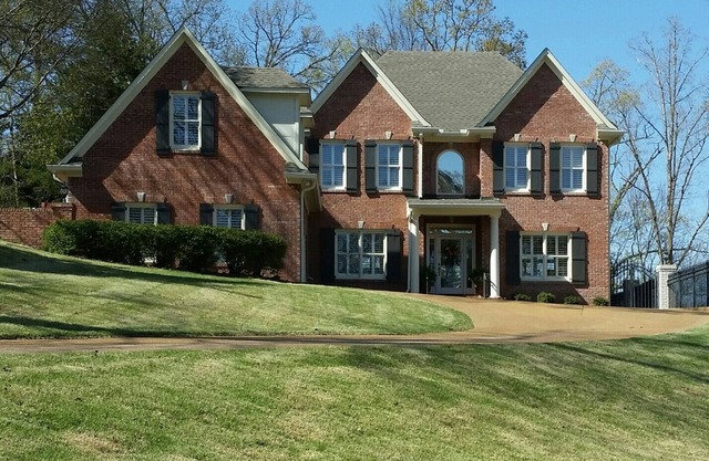 Family friendly home on the golf course, 2.5 miles to Oxford Square